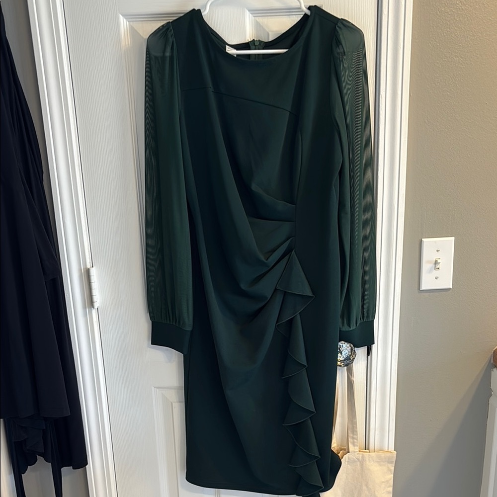Elegant Green Dress with Ruffle Detail
